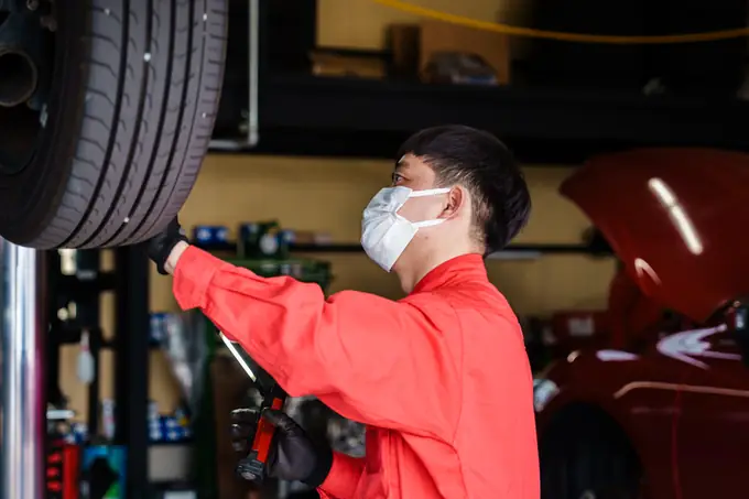 自動車整備士（未経験OK）／50代以上も活躍中の画像1枚目