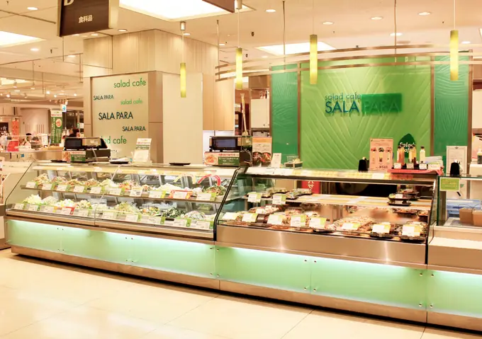 サラダ・惣菜専門店の接客販売スタッフ／50代・60代活躍中（Salad Cafe SALA PARA 千里阪急店）の画像1枚目