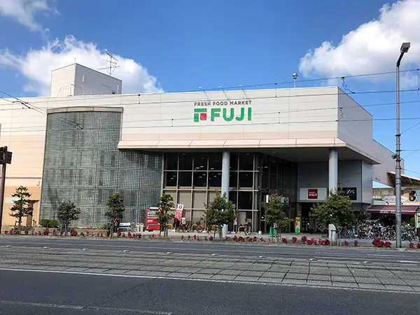 経験不問！床面洗浄作業（フジ道後店）／車通勤OK／朝2時間だけのお仕事／60歳以上も活躍中企業の画像1枚目