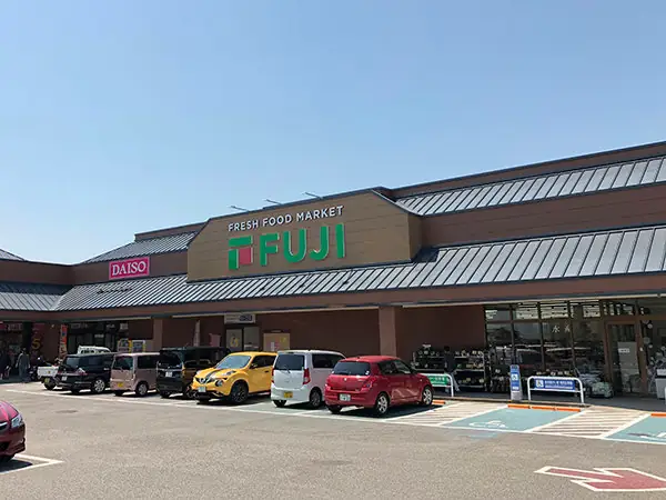 清掃（フジ和気店）／午後3時間だけ勤務の扶養枠内パート／シニア世代活躍中の画像1枚目