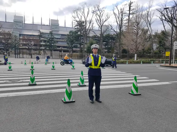 【激レア大募集】週1〜OK・WワークOK／東京競馬場の警備の画像1枚目