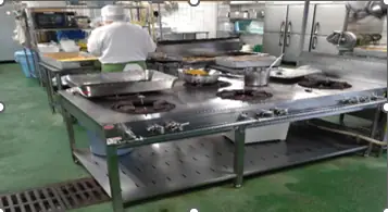 社員食堂の調理師（責任者）／残業なし／50歳以上も活躍中企業の画像1枚目