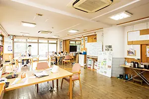 介護スタッフ／県外からの方は社宅相談可の画像1枚目