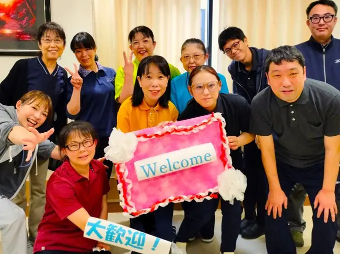 特養の洗濯室職員／洗濯たたみ・収納、つくろい・裾上げ等／駅送迎バスあり／ミシン出来る方歓迎の画像1枚目