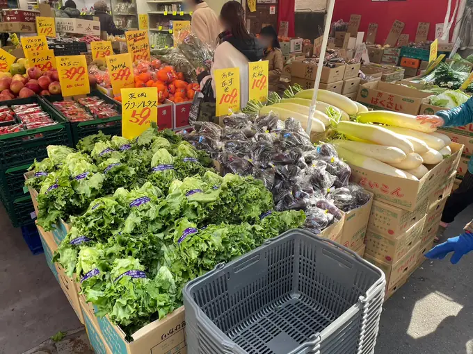 青果・食品の販売スタッフ（激安本舗 上板橋店）／ 未経験可・社割あり（シニア世代活躍中）の画像1枚目