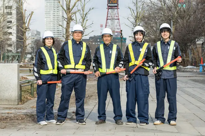 交通誘導警備／未経験でもOK・シニア世代活躍中の画像1枚目