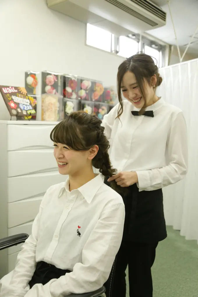 フォトスタジオのヘアメイク・美容師／シニア世代活躍中（フォトスタジオワタナベ  京都 木津川店）の画像1枚目