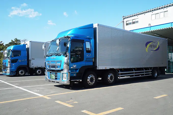 大型トラックドライバー（地場・カゴ台車・手積み無・シニア活躍中）の画像1枚目