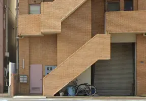 資材の配送・倉庫管理／年間休日125日・シニア世代活躍中の画像1枚目