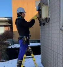電気工事施工スタッフ（電気メーター交換作業）／未経験者歓迎・職業訓練修了者歓迎／シニア世代活躍中の画像1枚目
