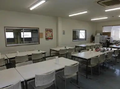 食堂準備・調理スタッフ（工場内食堂）／1日5時間でOK／シニア世代活躍中の画像1枚目
