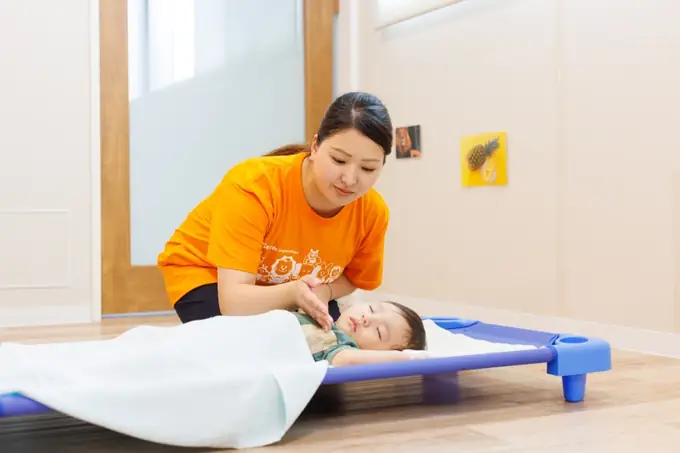 月2～4回程度でOK！保育士夜勤パート（きらら）／ブランクOK・シニア世代活躍中の画像1枚目