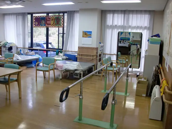 老健の介護福祉士（西谷憩いの家）／残業少なめ・50代活躍中の画像1枚目