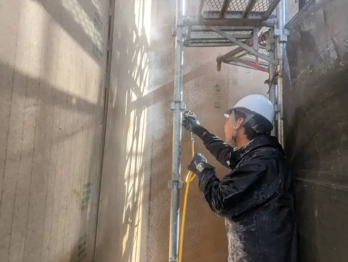 ホウ酸施工作業員／週1〜OK・未経験でもOK・シニア世代活躍中の画像1枚目