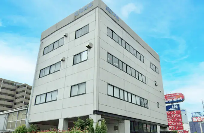 製本（加工）オペレーター／年間休日112日・シニア世代活躍中の画像1枚目