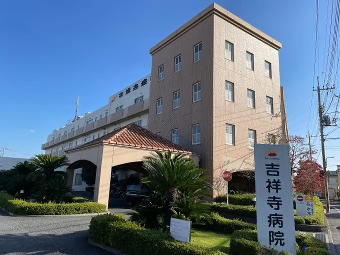 （院長・医局）秘書募集／病院全体を支える「院長・医局」をサポートする役割です。 やりがいを感じられる職場です。の画像1枚目