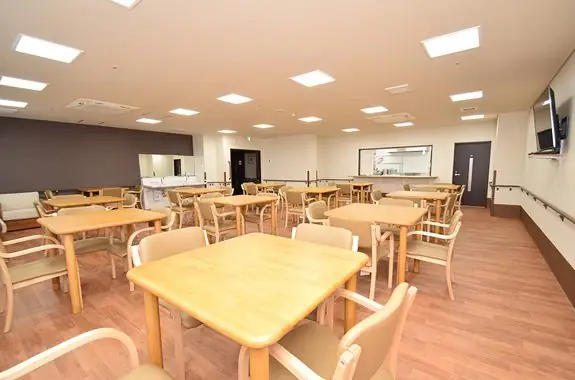 50代活躍中！施設長・管理者（かたた駅前翔裕館）／駅チカ・賞与年2回の画像1枚目