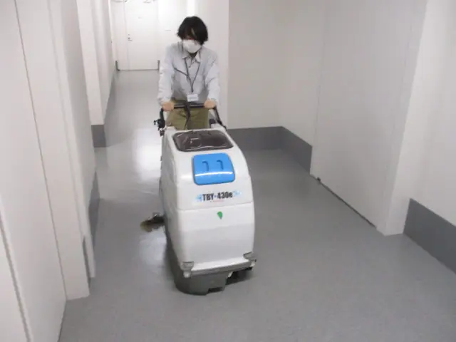 オフィスビルの日常清掃／1日3時間でOK・未経験でもOK・シニア世代活躍中の画像1枚目