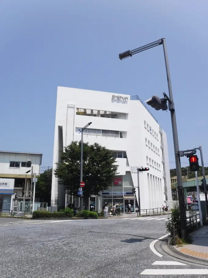 常勤保育士／駅から２分！屋上に園庭がある認可保育園で、子どもたちの成長を一緒に見守りませんか。の画像1枚目