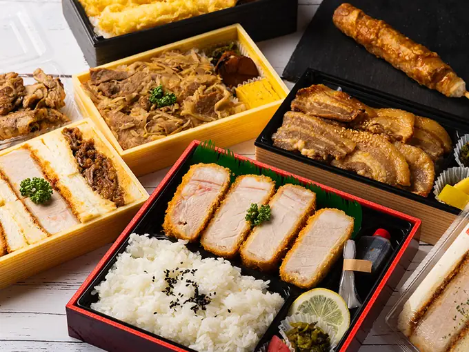 駅ビル内みやげ品・弁当店の店長候補（フトシショップ 鹿児島中央駅店）／駅直結・年間休日110日（シニア世代活躍中）の画像1枚目