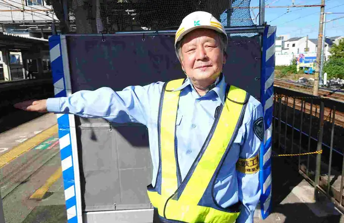 シニア活躍中の交通誘導警備員／資格者優遇＆資格取得支援あり！ の画像1枚目