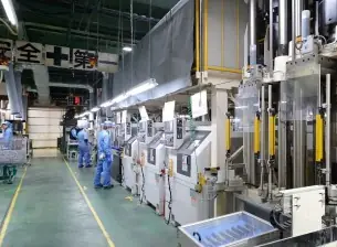 工場内軽作業・乗用運送機運転／50代以上活躍中／完全週休2日制の画像1枚目