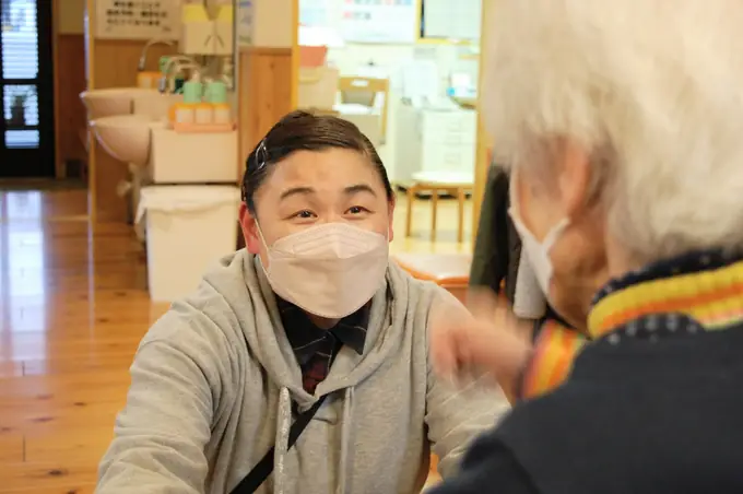 勤務時間相談OK!介護スタッフ/経験不問・シニア世代活躍中(あすならホーム菜畑)の画像1枚目