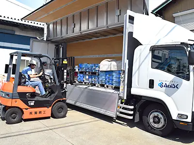 ルート配送／大型・リフト資格ある方限定／週3〜5日でOK／土日休みの画像1枚目