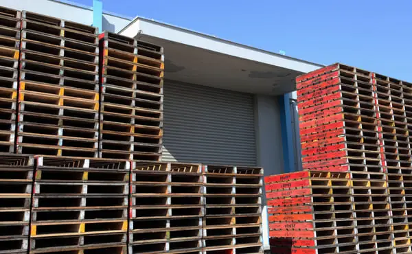 倉庫内で簡単な事務作業及び在庫チェックのお仕事／大型連休有・残業なし／シニア世代活躍中の画像1枚目