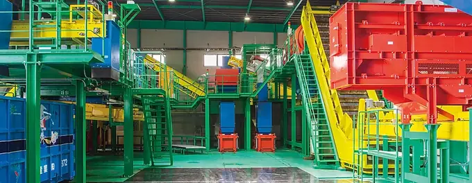 収集運搬ドライバー／シニア世代活躍中の画像1枚目